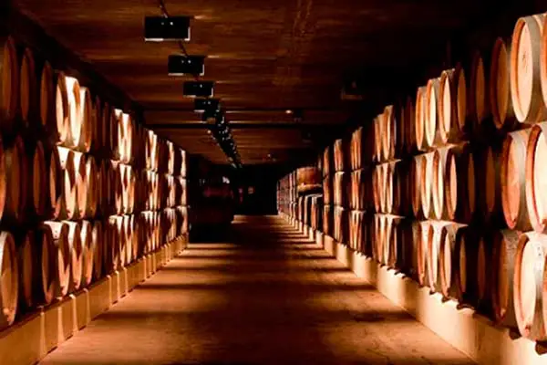 Granja Nuestra Senora de Remelluri Sala de Barricas - Venta de vinos antiguos Granja Nuestra Señora de Remelluri Sala de Barricas