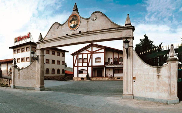 Bodegas Faustino DOC Rioja Entrada a la Bodega Bodegas Faustino DOC Rioja Entrada a la Bodega