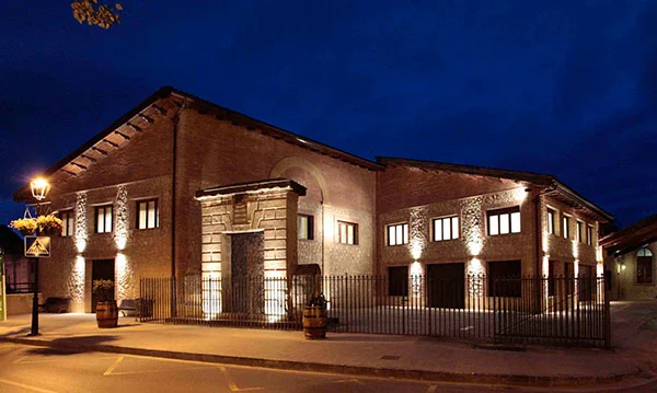 Bodegas Riojanas Entrada Principal Avda. Dr. Ricardo Ruiz Azcárraga, 1 Cenicero DOC Rioja Bodegas Riojanas Entrada Principal Avda. Dr. Ricardo Ruiz Azcárraga, 1 Cenicero DOC Rioja